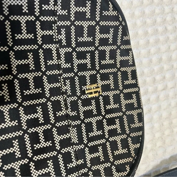 Tommy HilfigerBlack and White Monogram Circle Crossbody - Picture 2 of 8